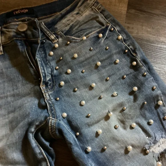 Pearl Accented Blue Jeans - Picture 3 of 8